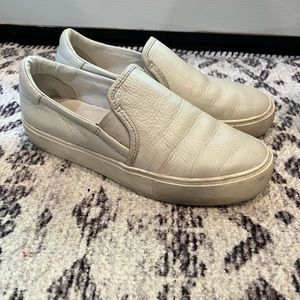 Comfy UGG slip on sneakers